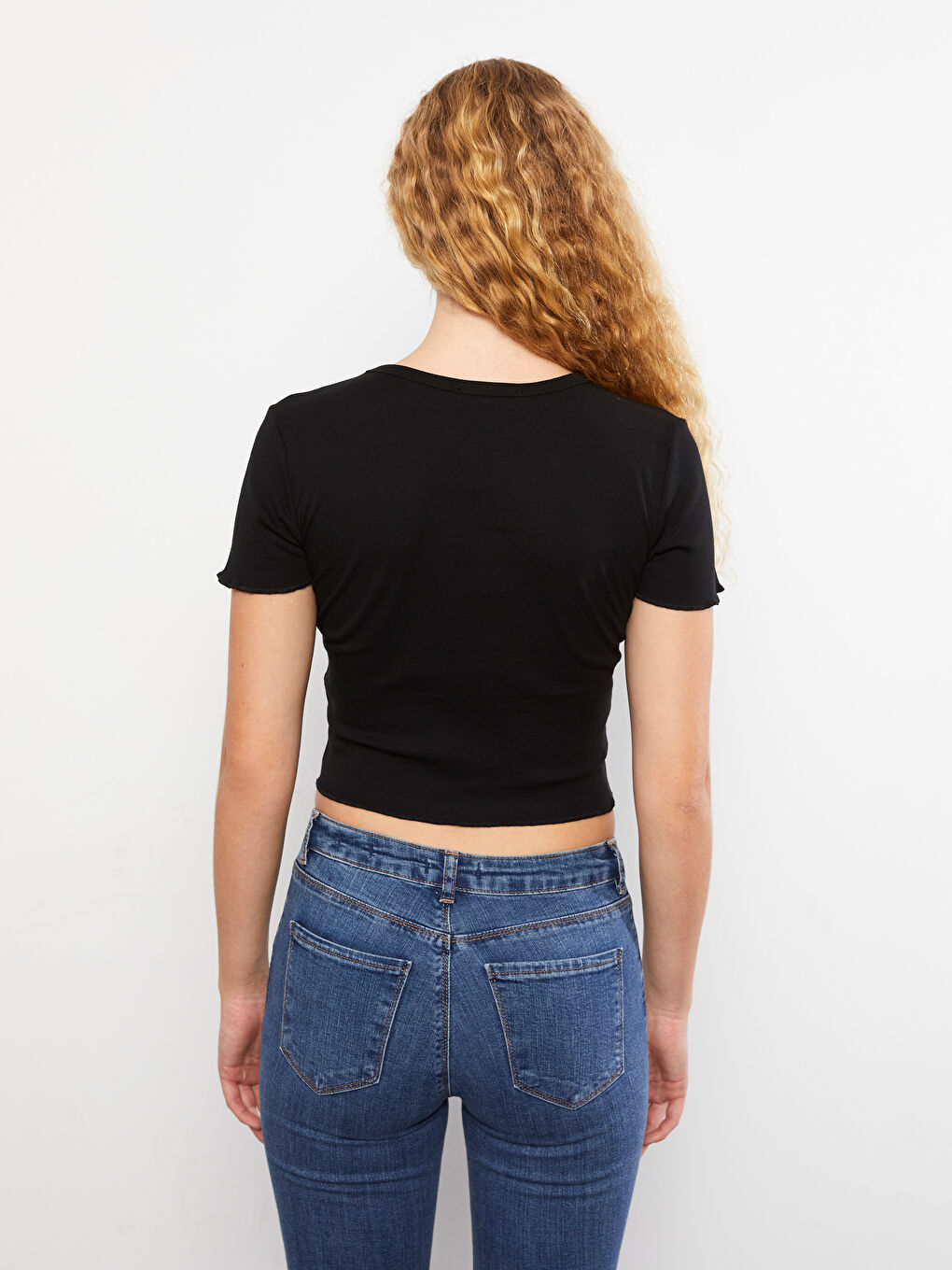 Siyah Bisiklet Yaka Baskılı Kısa Kollu Crop Pamuklu Kadın Tişört-3