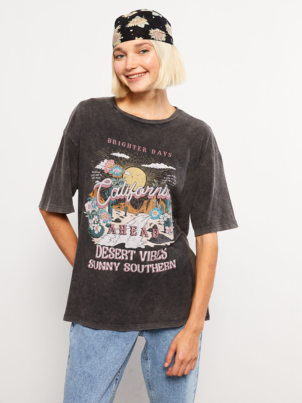 Siyah Bisiklet Yaka Baskılı Kısa Kollu Pamuklu Kadın Tişört-2