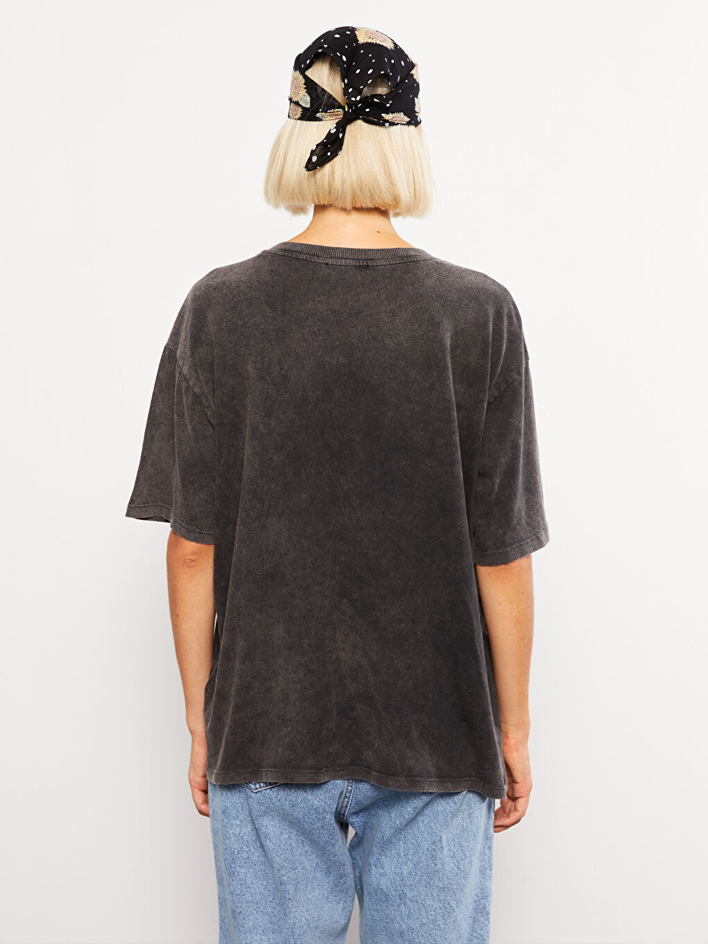 Siyah Bisiklet Yaka Baskılı Kısa Kollu Pamuklu Kadın Tişört-4