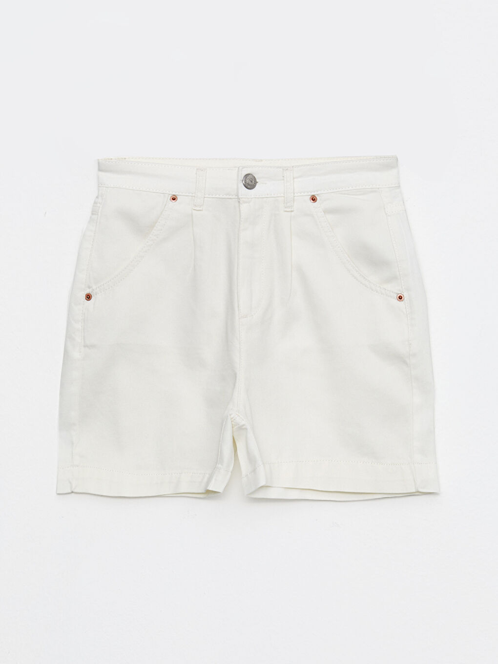 Beyaz Standart Fit Düz Cep Detaylı Kadın Jean Şort-6