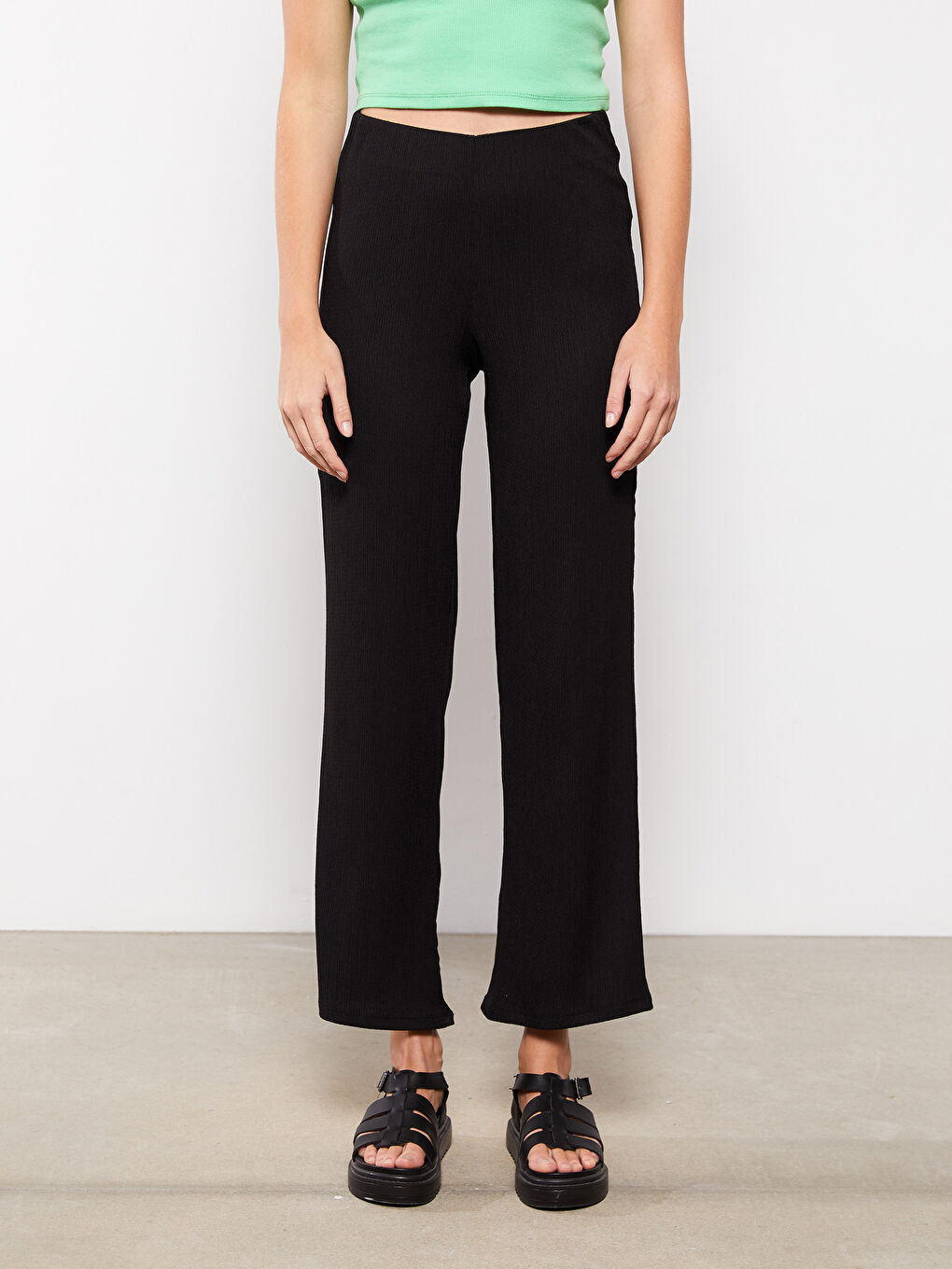 Siyah Kadın Standart Fit Düz Pantolon-3