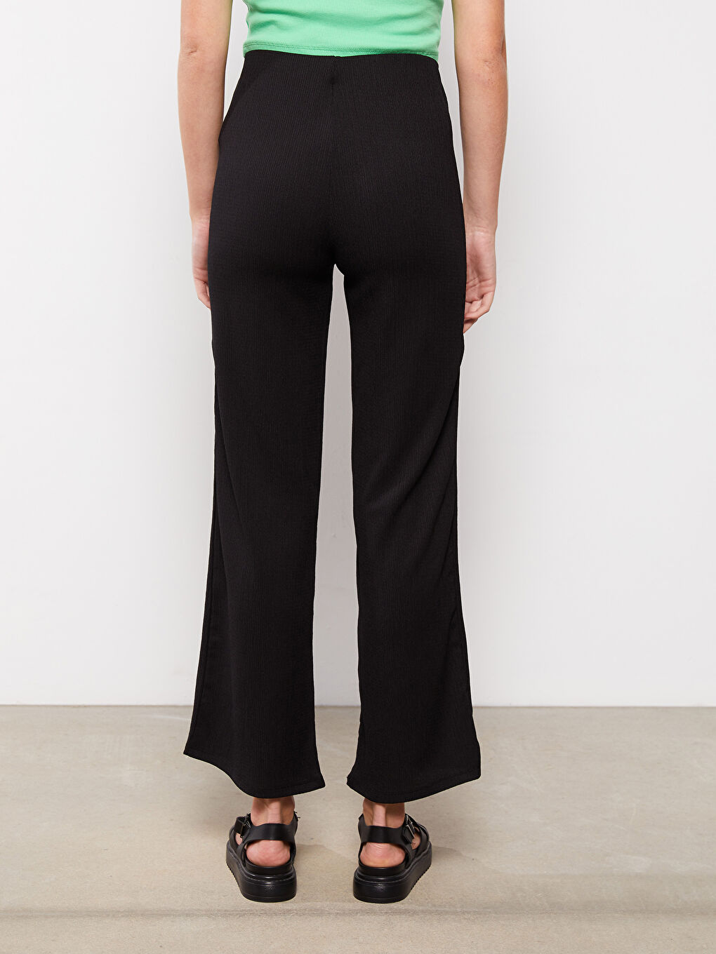 Siyah Kadın Standart Fit Düz Pantolon-4