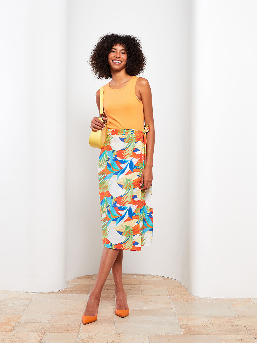 Ekru Standart Fit Desenli Kadın Etek-3