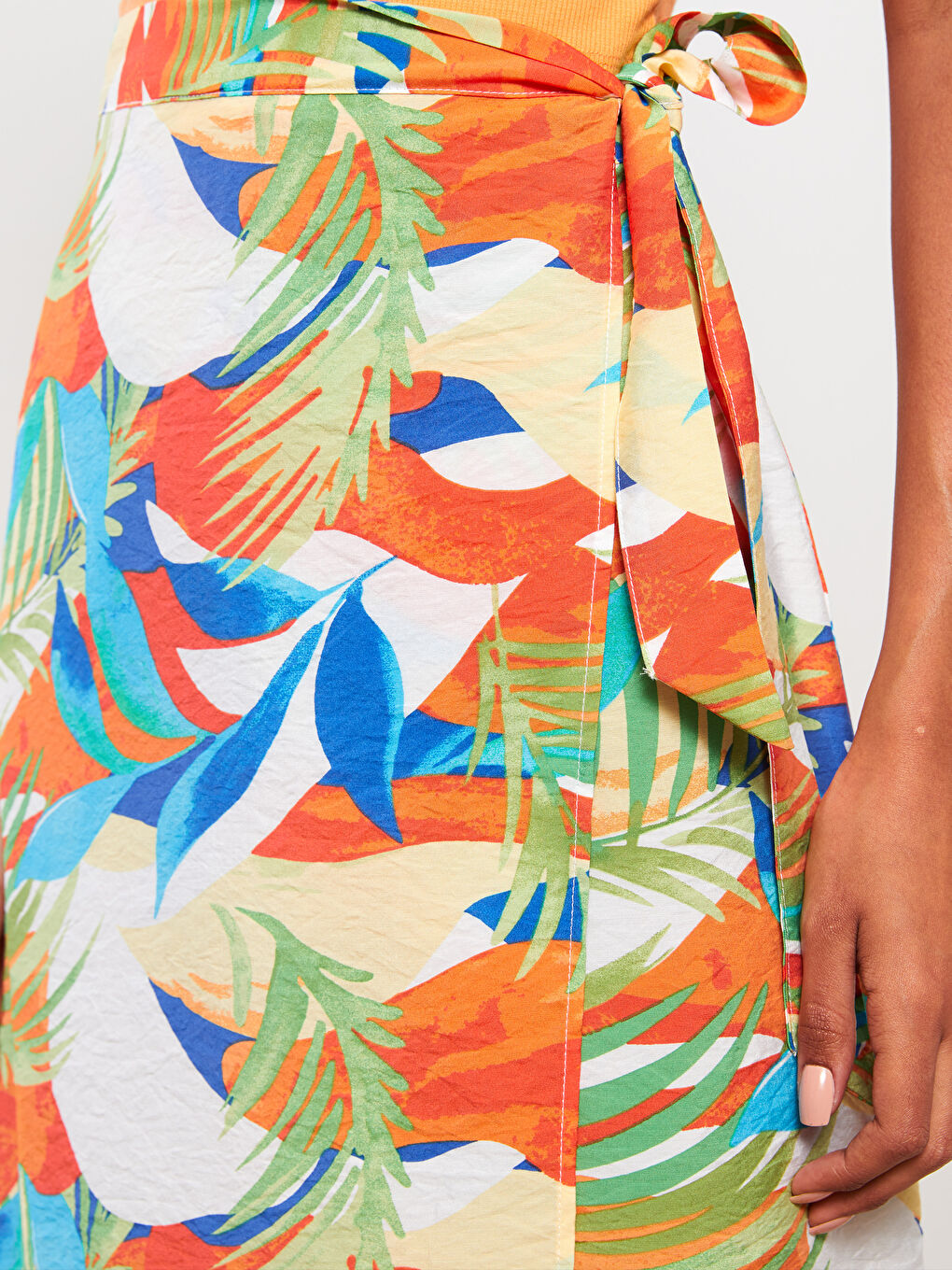 Ekru Standart Fit Desenli Kadın Etek-5