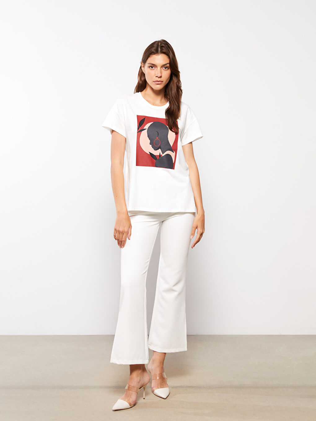 Ekru Bisiklet Yaka Baskılı Kısa Kollu Pamuklu Kadın Tişört-2