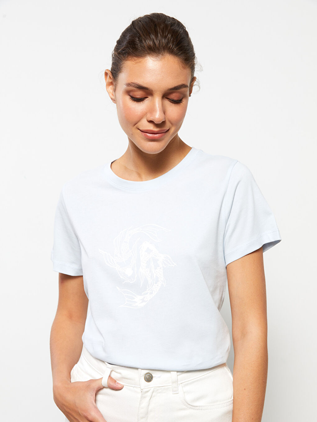 Majica od pamuka sa okruglim izrezom, štampom i kratkim rukavima za žene-1