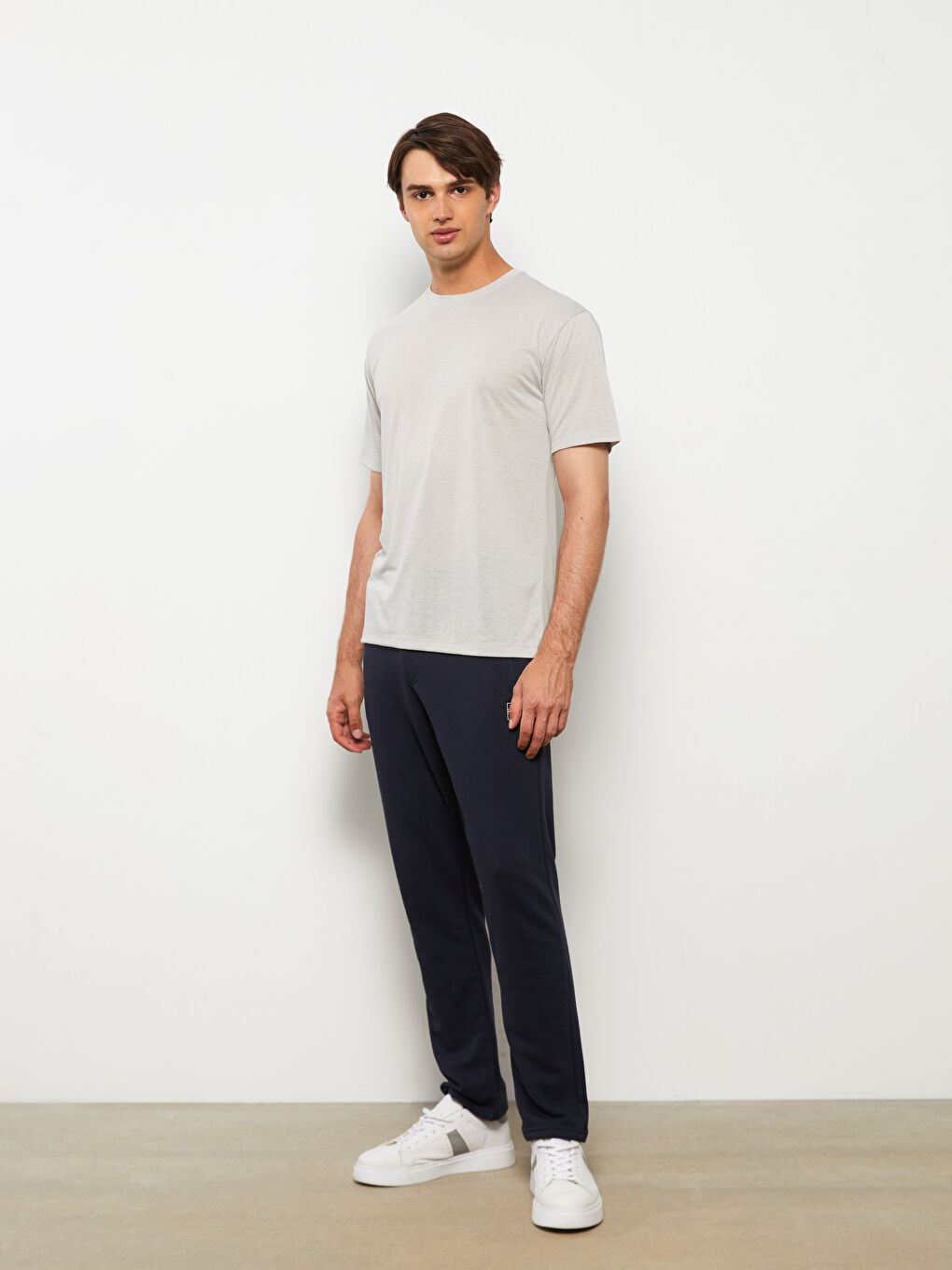 Gri Bisiklet Yaka Kısa Kollu Erkek Tişört-2