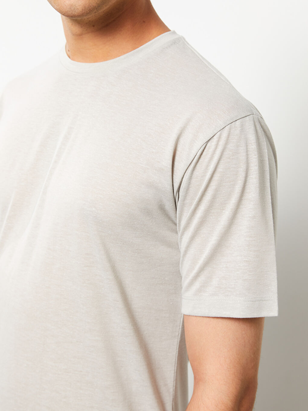 Gri Bisiklet Yaka Kısa Kollu Erkek Tişört-3