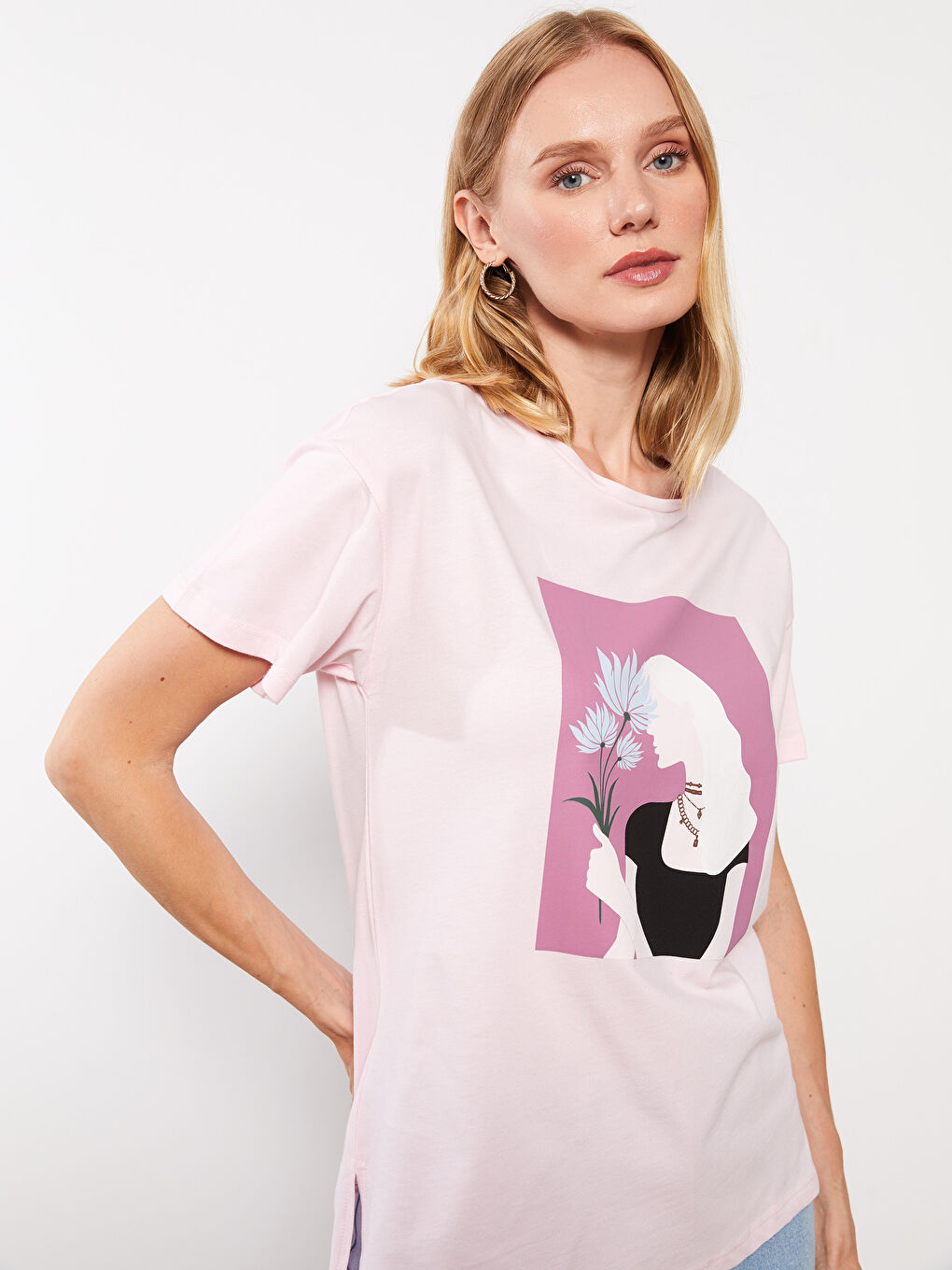 Pembe Bisiklet Yaka Baskılı Kısa Kollu Pamuklu Kadın Tişört