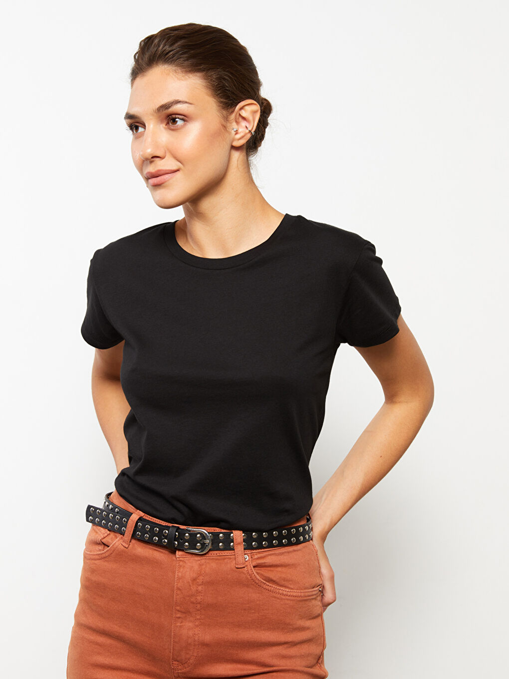 تي شيرت قطن ياقة دائرية مستقيم كم قصير للسيدات-1