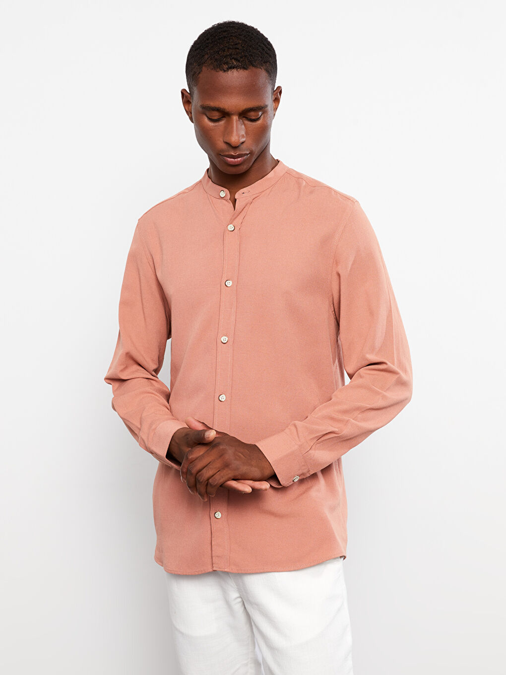 Kahverengi Regular Fit Hakim Yaka Uzun Kollu Poplin Erkek Gömlek-1