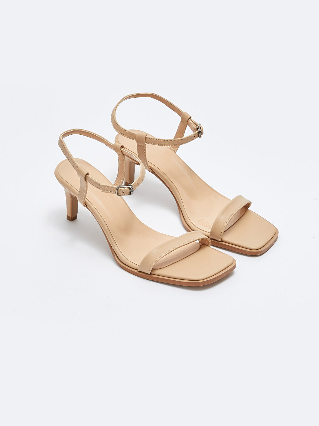Bej Deri Görünümlü Kadın Düz Topuklu Ayakkabı