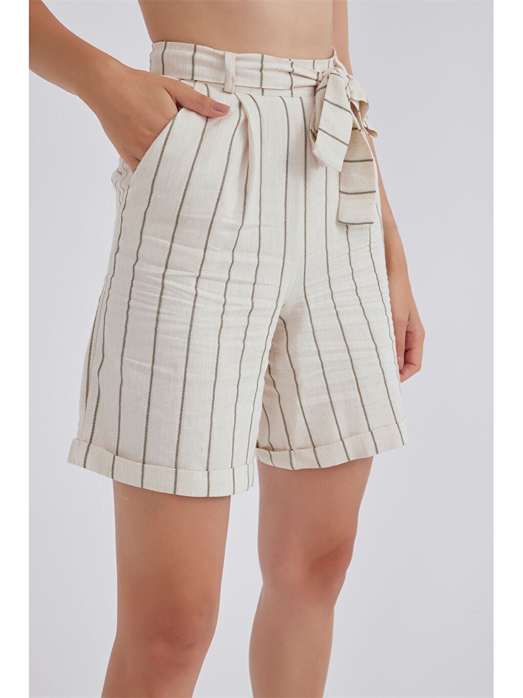 Yeşil Standart Fit Çizgili Viskon Kadın Şort-2