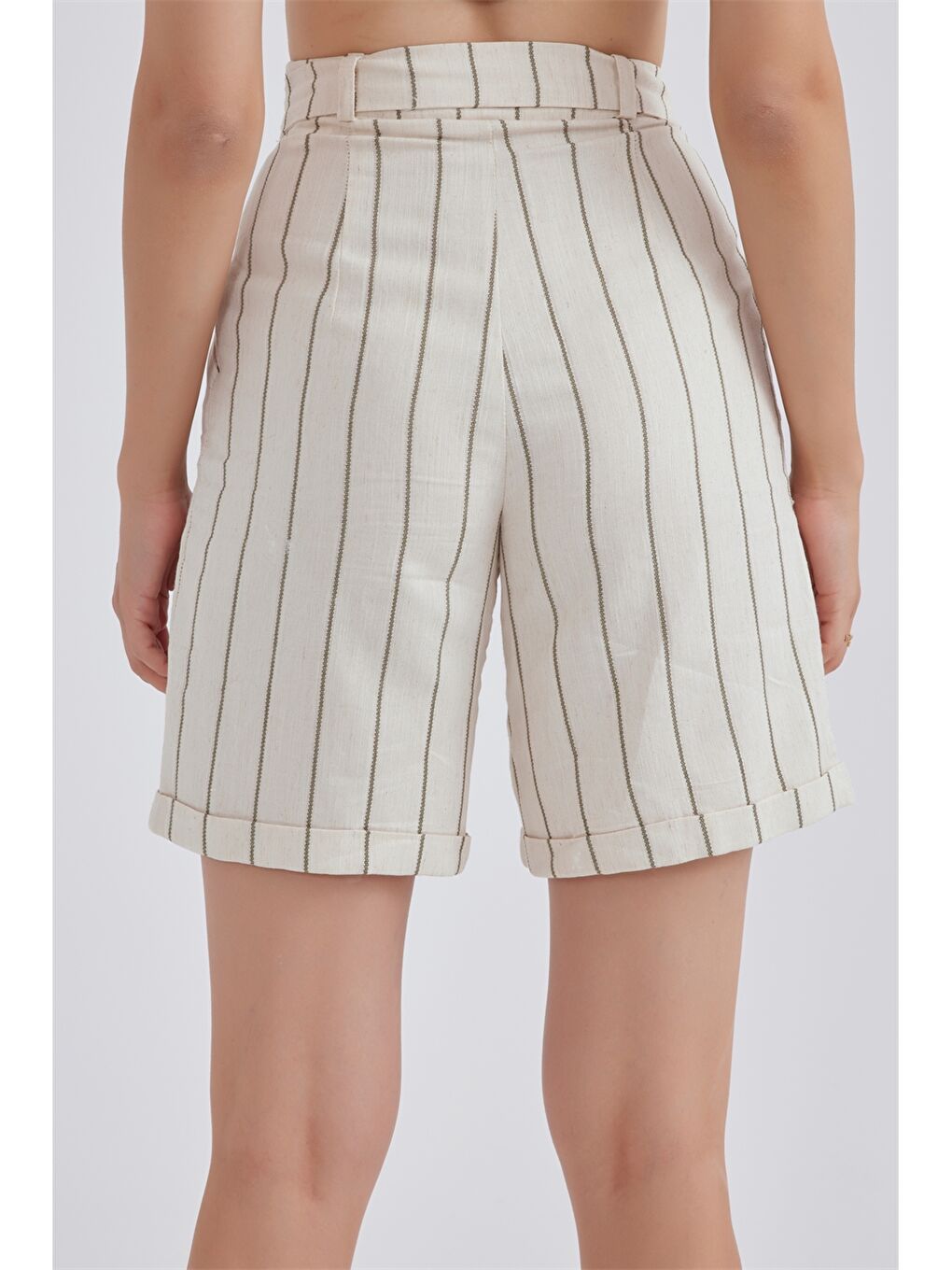 Yeşil Standart Fit Çizgili Viskon Kadın Şort-3