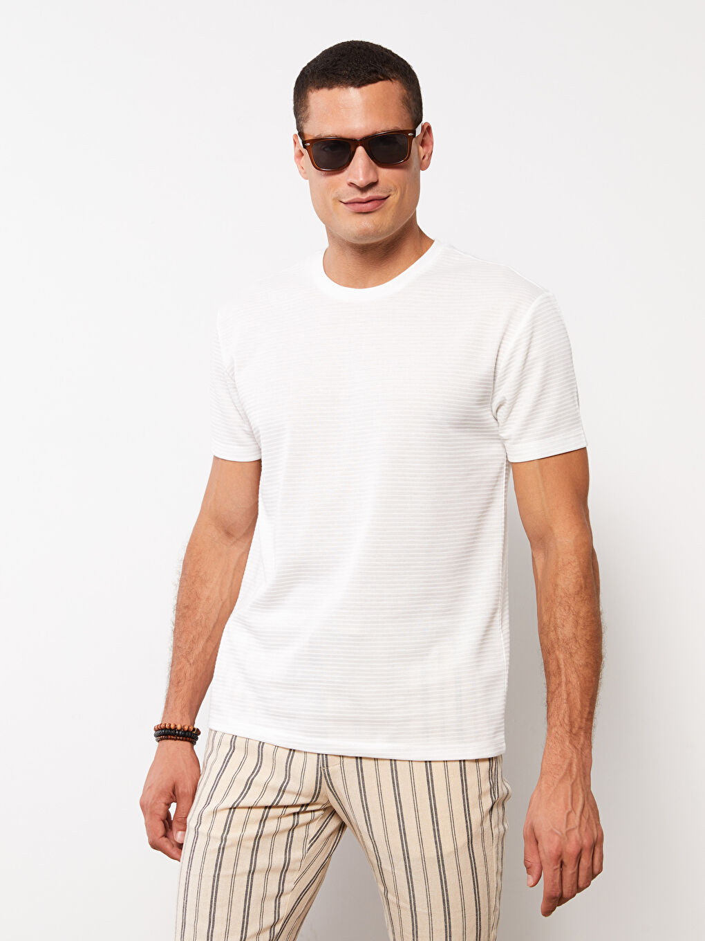 Ekru Bisiklet Yaka Kısa Kollu Erkek Tişört-2