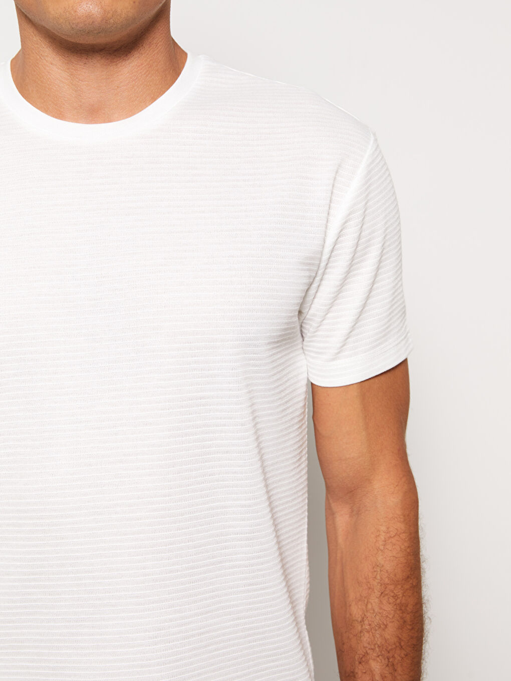 Ekru Bisiklet Yaka Kısa Kollu Erkek Tişört-3