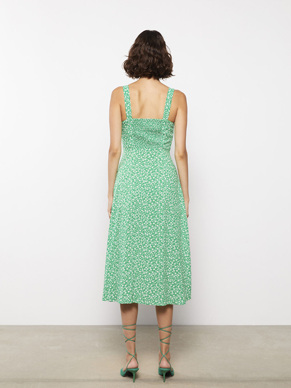 Yeşil Kare Yaka Desenli Askılı Viskon Kadın Elbise-4