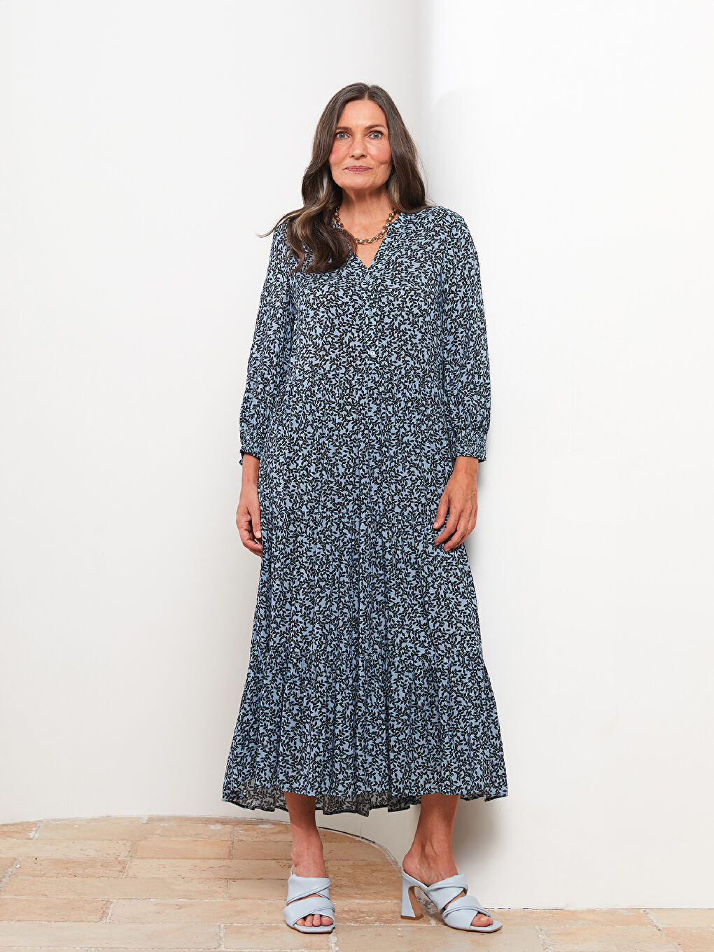 Mavi V Yaka Desenli Uzun Kollu Viskon Kadın Elbise