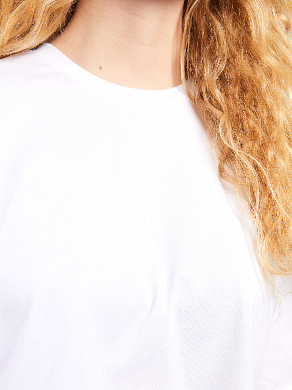 Beyaz Bisiklet Yaka Düz Kısa Kollu Crop Pamuklu Kadın Tişört-2