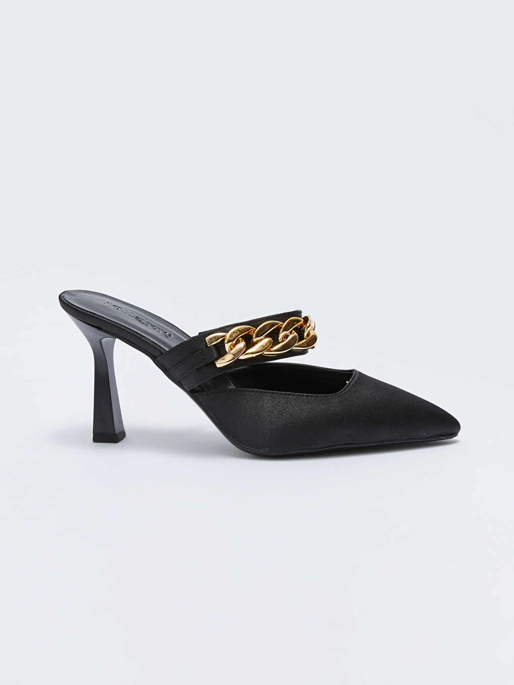 Siyah Zincir Detaylı Sivri Burun Kadın Topuklu Terlik-1