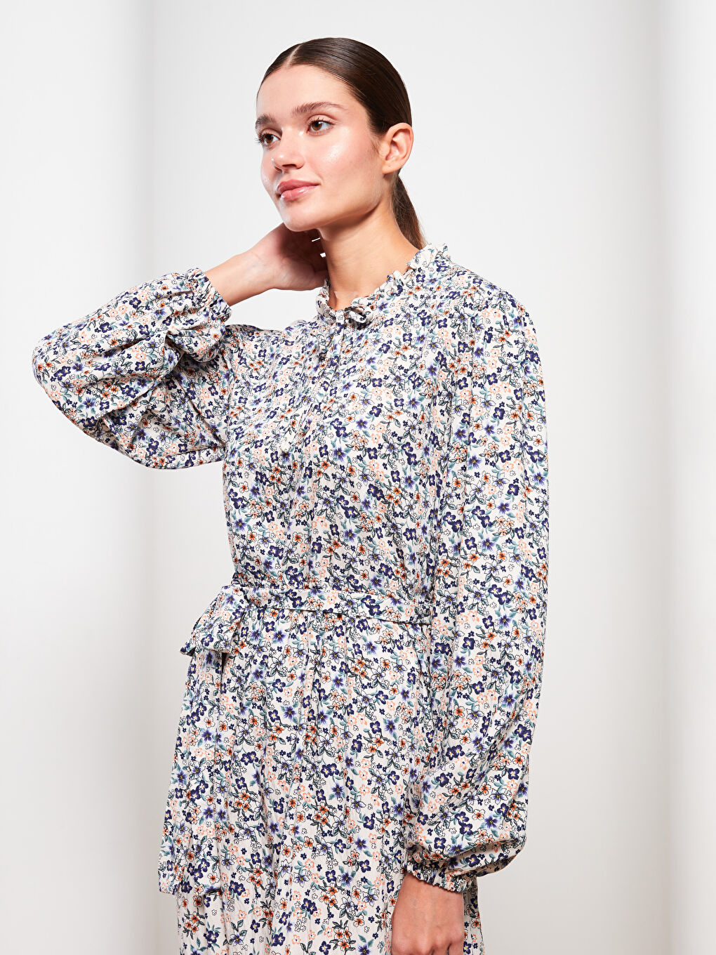 Ekru Bağlamalı Yaka Desenli Uzun Kollu Kadın Elbise-2