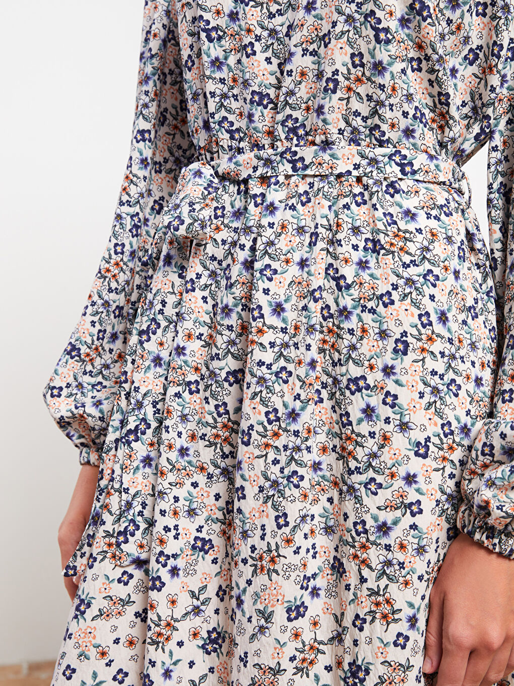 Ekru Bağlamalı Yaka Desenli Uzun Kollu Kadın Elbise-3