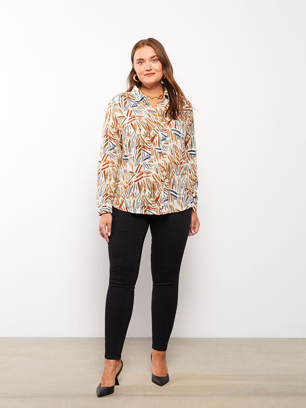 Karışık Önden Düğme Kapamalı Desenli Uzun Kollu Viskon Kadın Gömlek-2