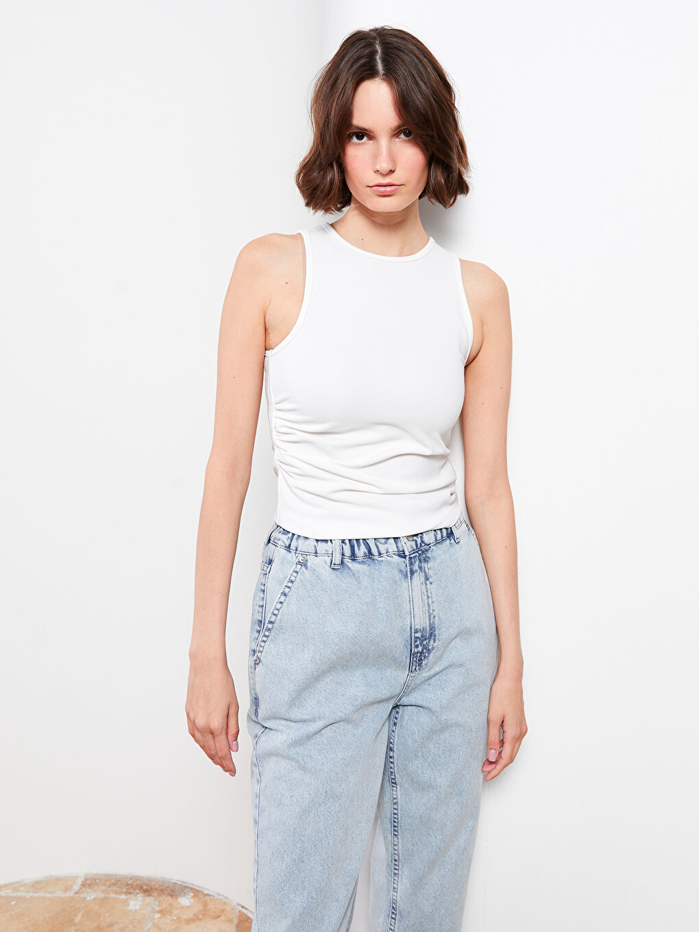 Beyaz Kadın Bisiklet Yaka Düz Atlet