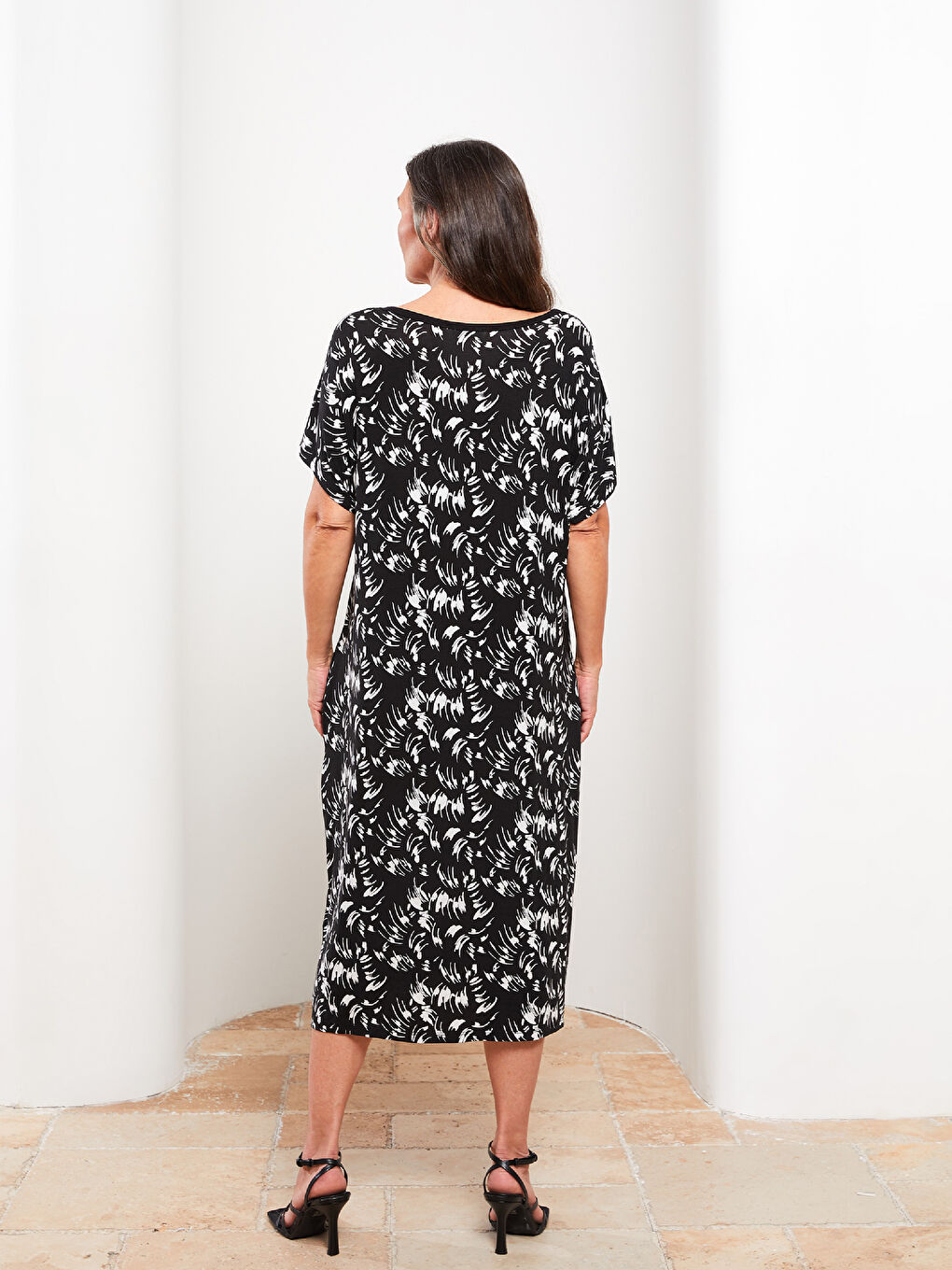 Ekru Bisiklet Yaka Desenli Kısa Kollu Kadın Elbise-4