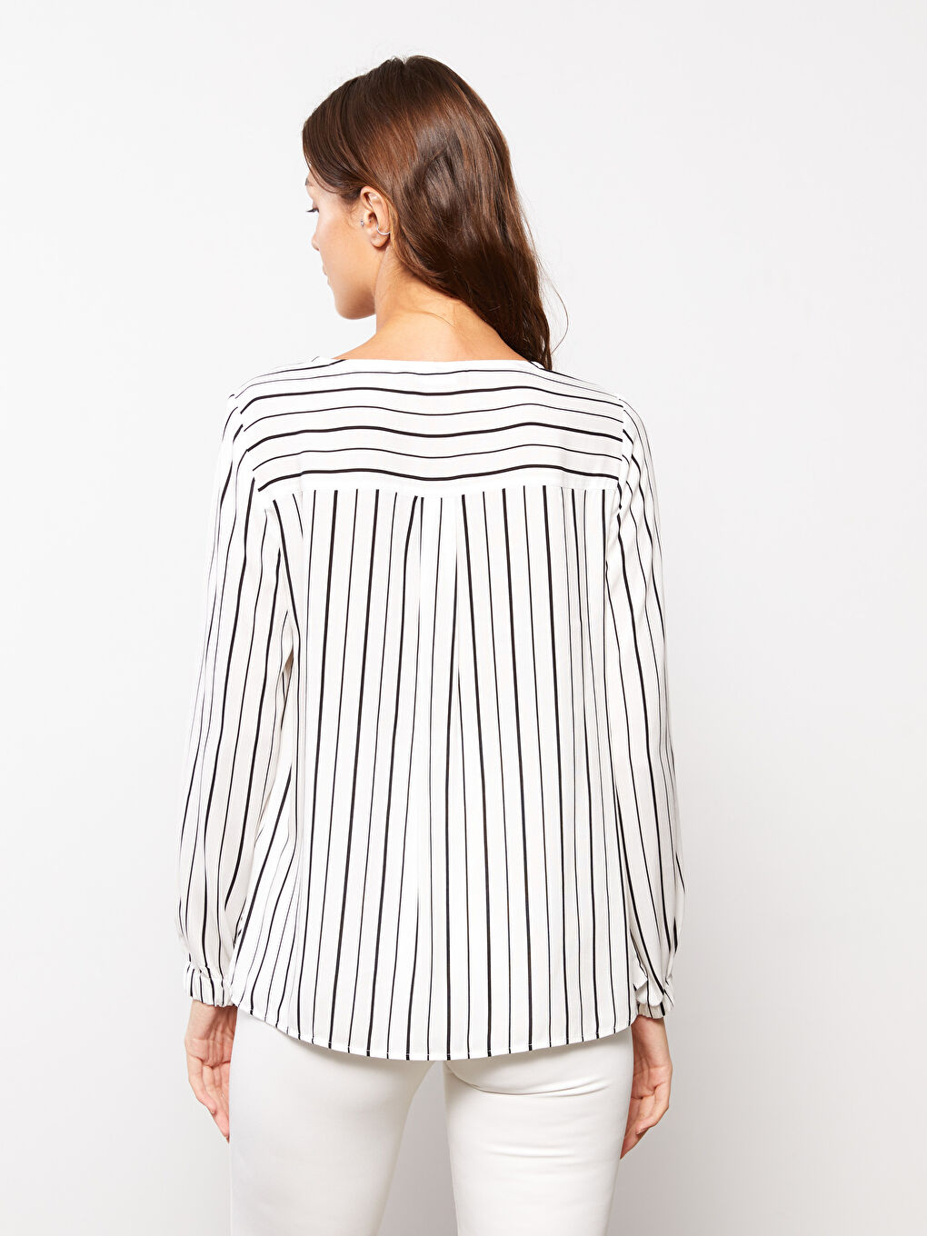 Beyaz Kaçık Yaka Çizgili Uzun Kollu Viskon Kadın Bluz-3