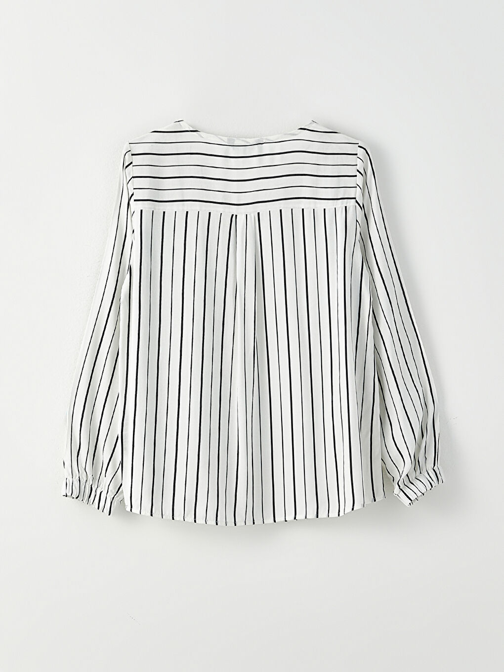 Beyaz Kaçık Yaka Çizgili Uzun Kollu Viskon Kadın Bluz-5