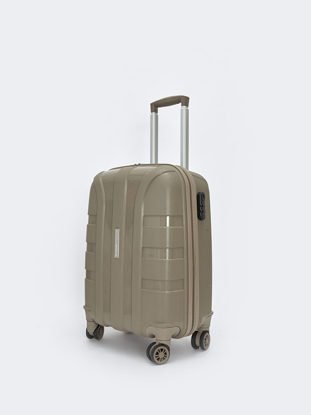 Kahverengi Kilit Detaylı Çekme Mekanizmalı Orta Boy Valiz-1