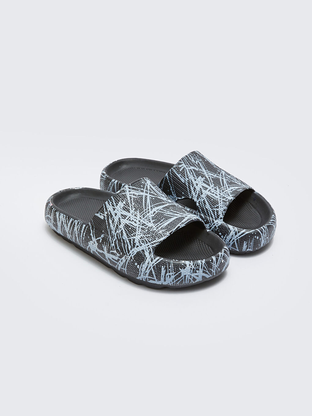 Siyah Baskılı Kalın Taban Erkek Terlik