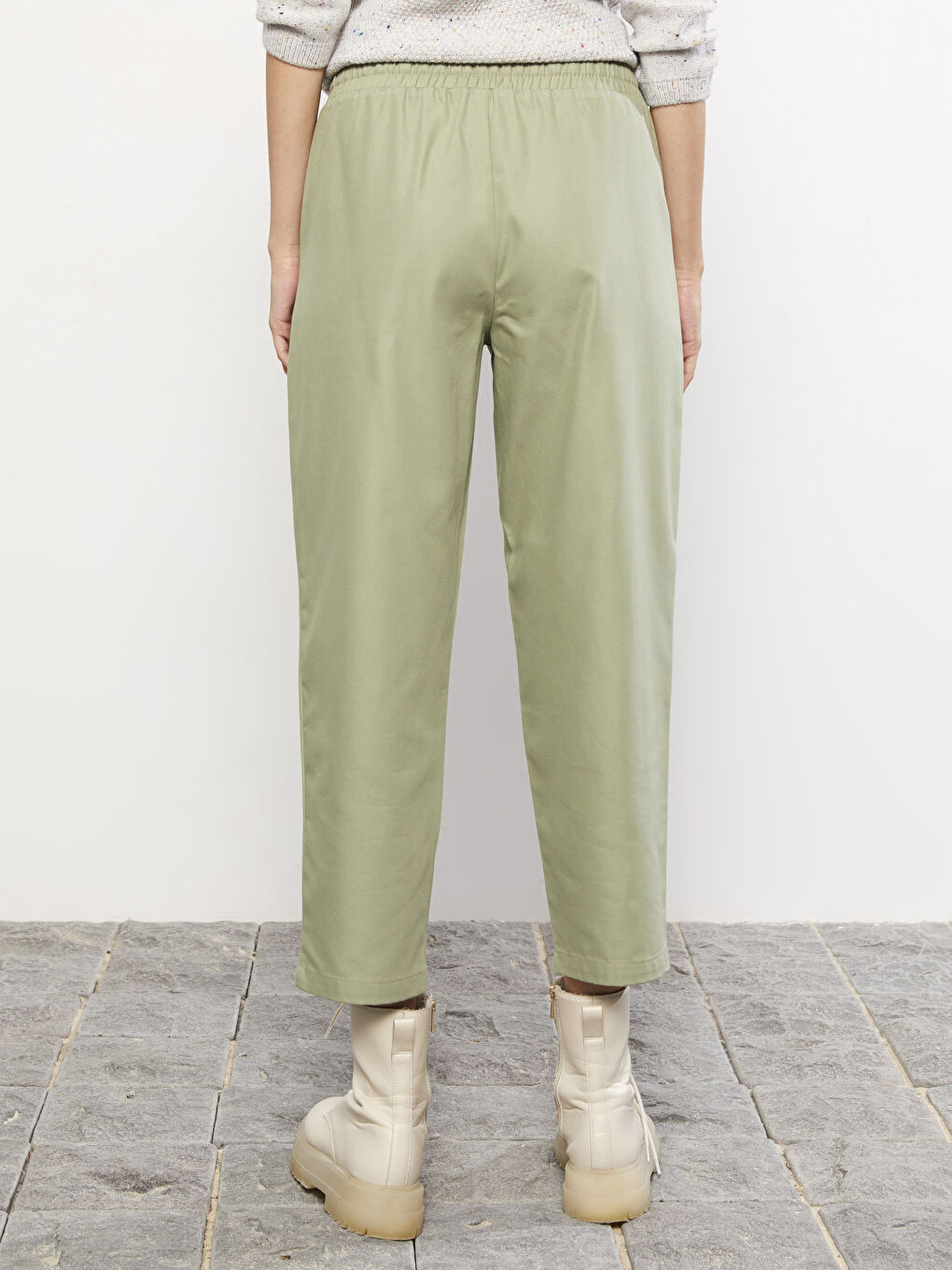 Yeşil Beli Lastikli Düz Gabardin Kadın Pantolon-4