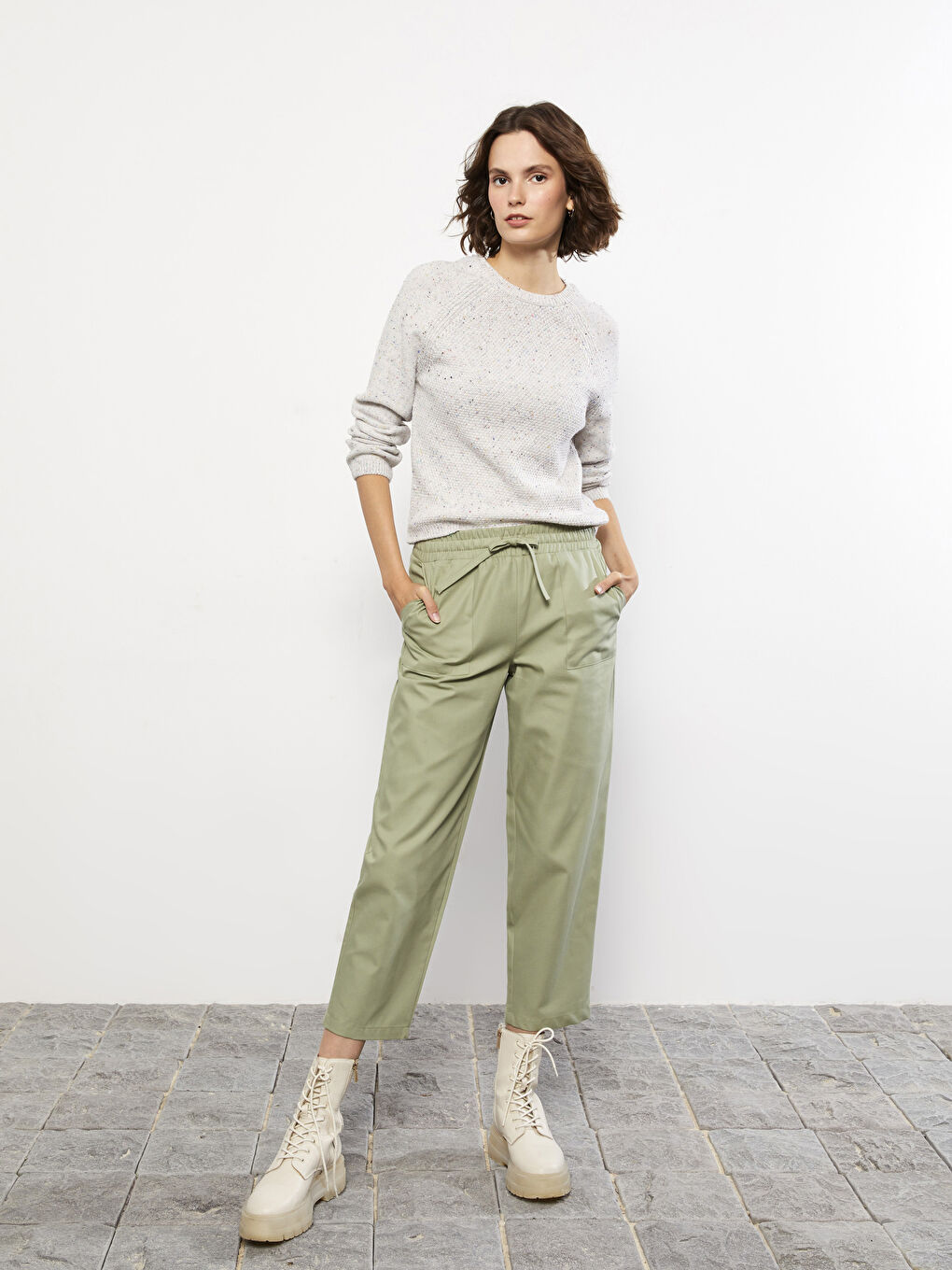 Yeşil Beli Lastikli Düz Gabardin Kadın Pantolon-1