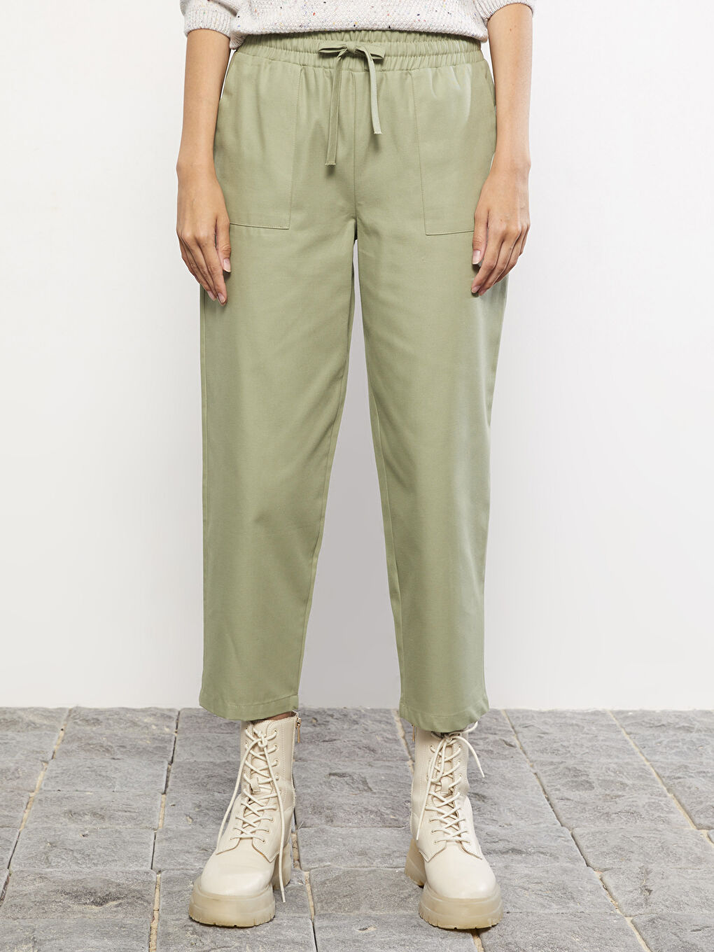 Yeşil Beli Lastikli Düz Gabardin Kadın Pantolon-2