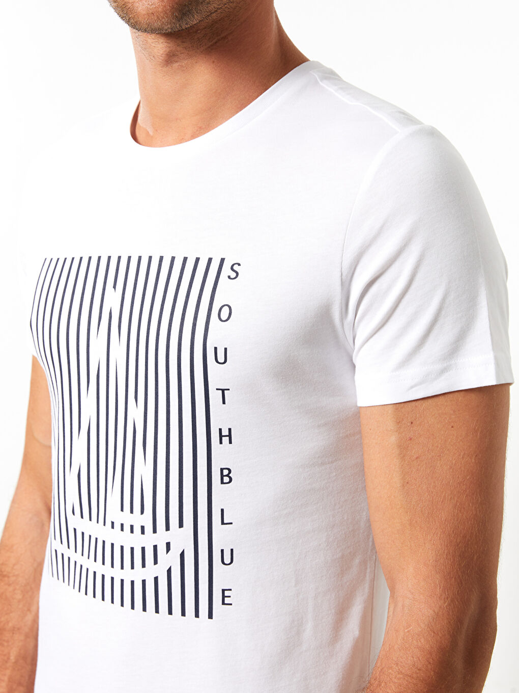 Beyaz Bisiklet Yaka Kısa Kollu Baskılı Erkek Tişört-3