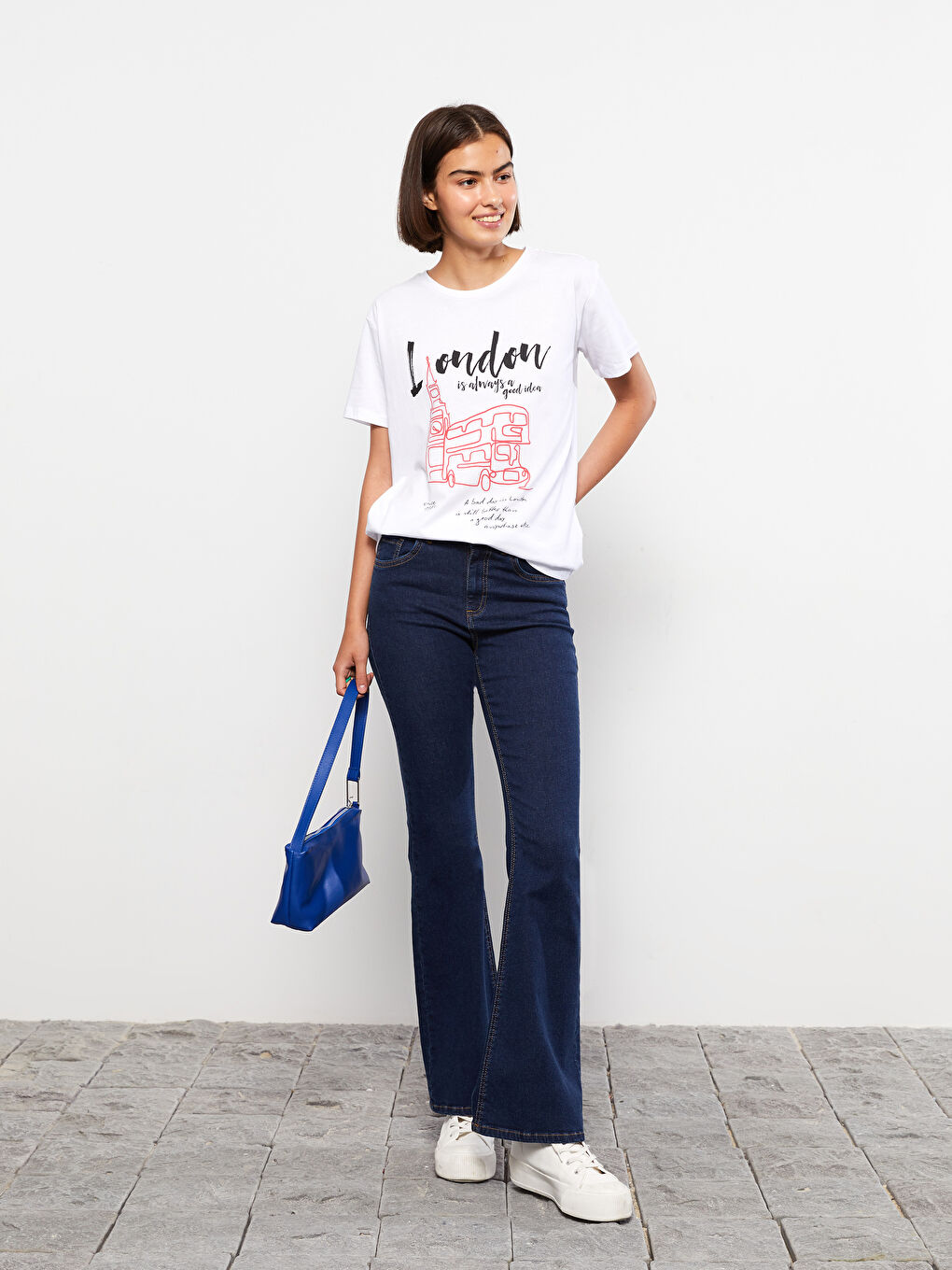 Beyaz Bisiklet Yaka Baskılı Kısa Kollu Pamuklu Kadın Tişört-2