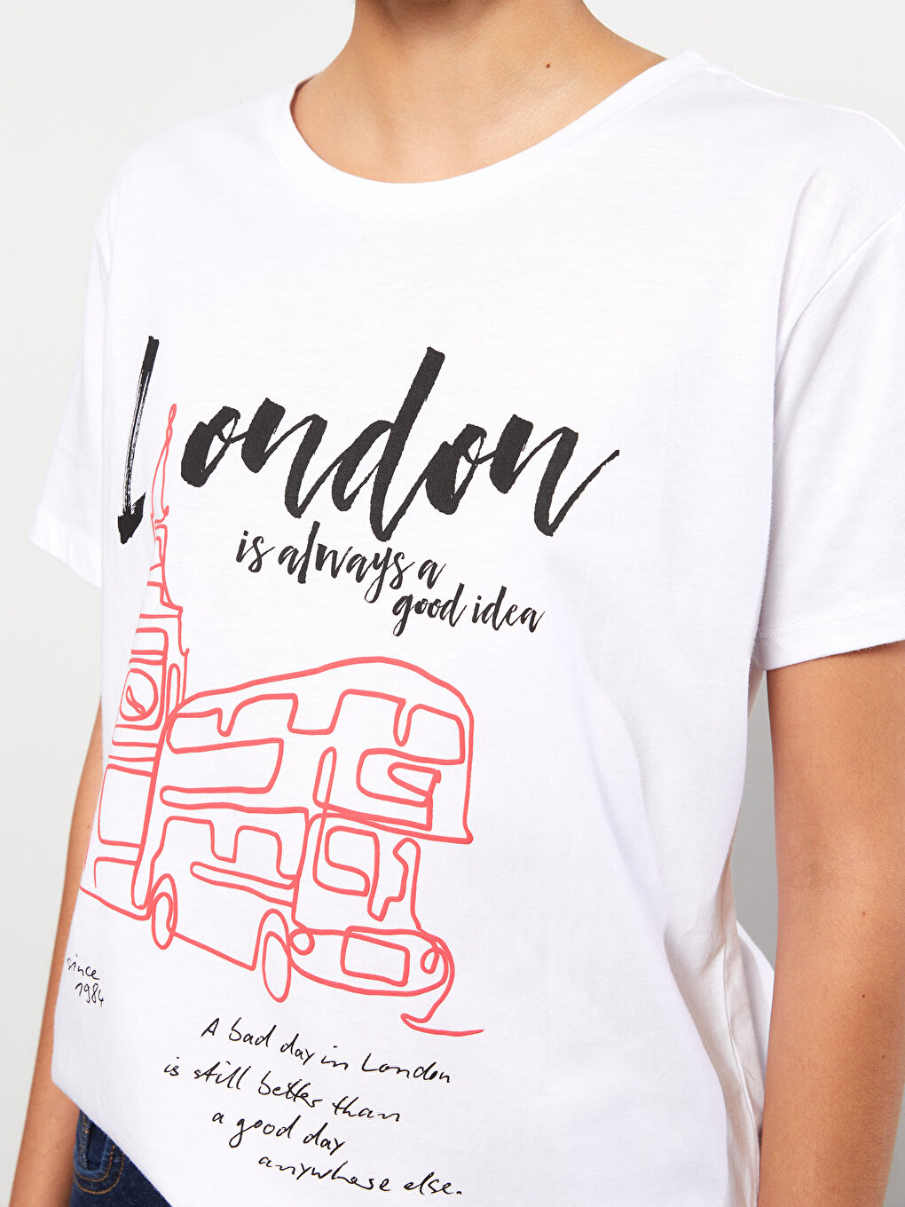 Beyaz Bisiklet Yaka Baskılı Kısa Kollu Pamuklu Kadın Tişört-3