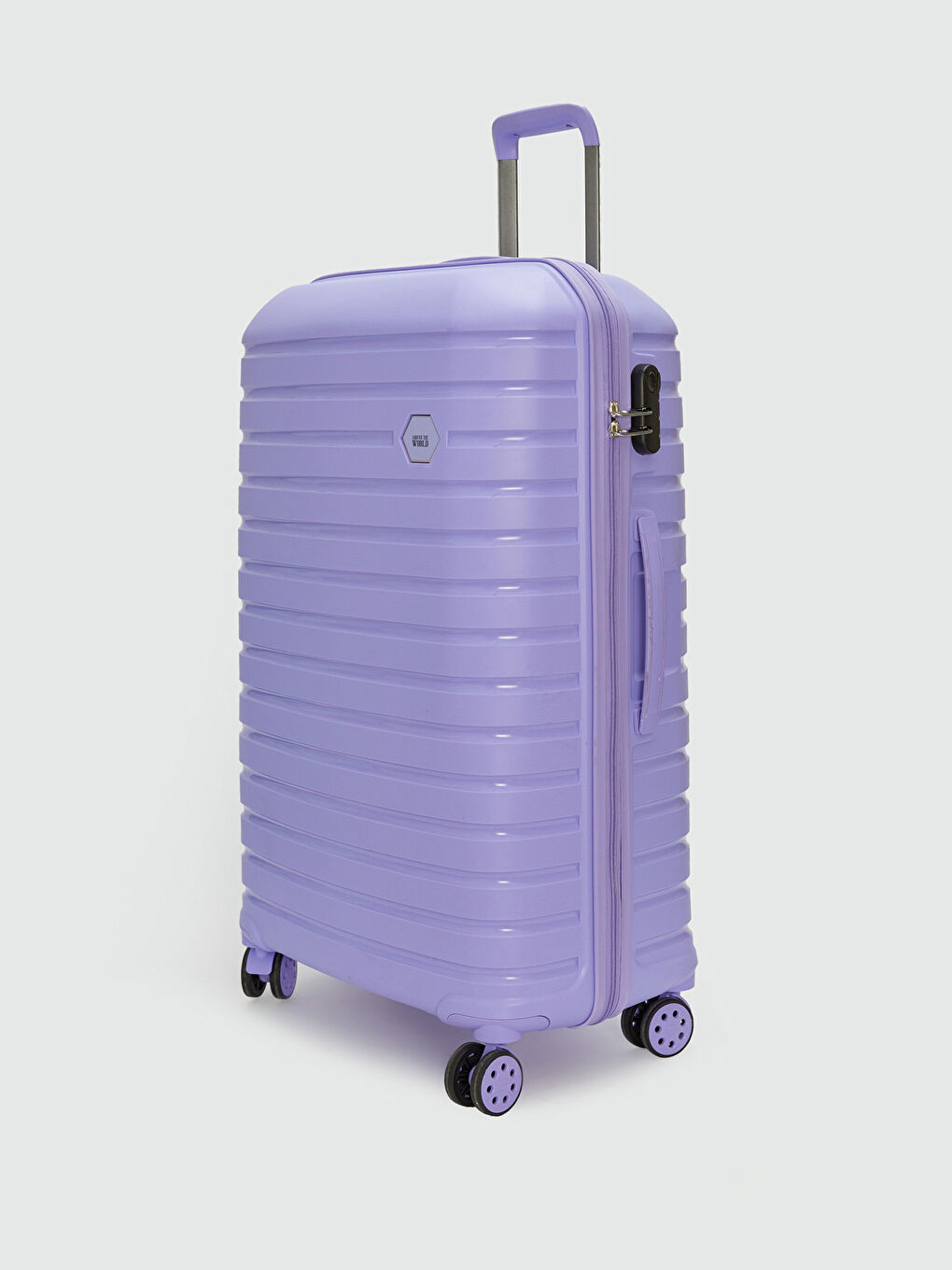 حقيبة سفر كبيرة بتفاصيل قفل-1