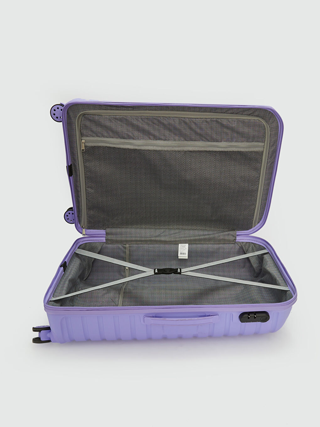 حقيبة سفر كبيرة بتفاصيل قفل-3