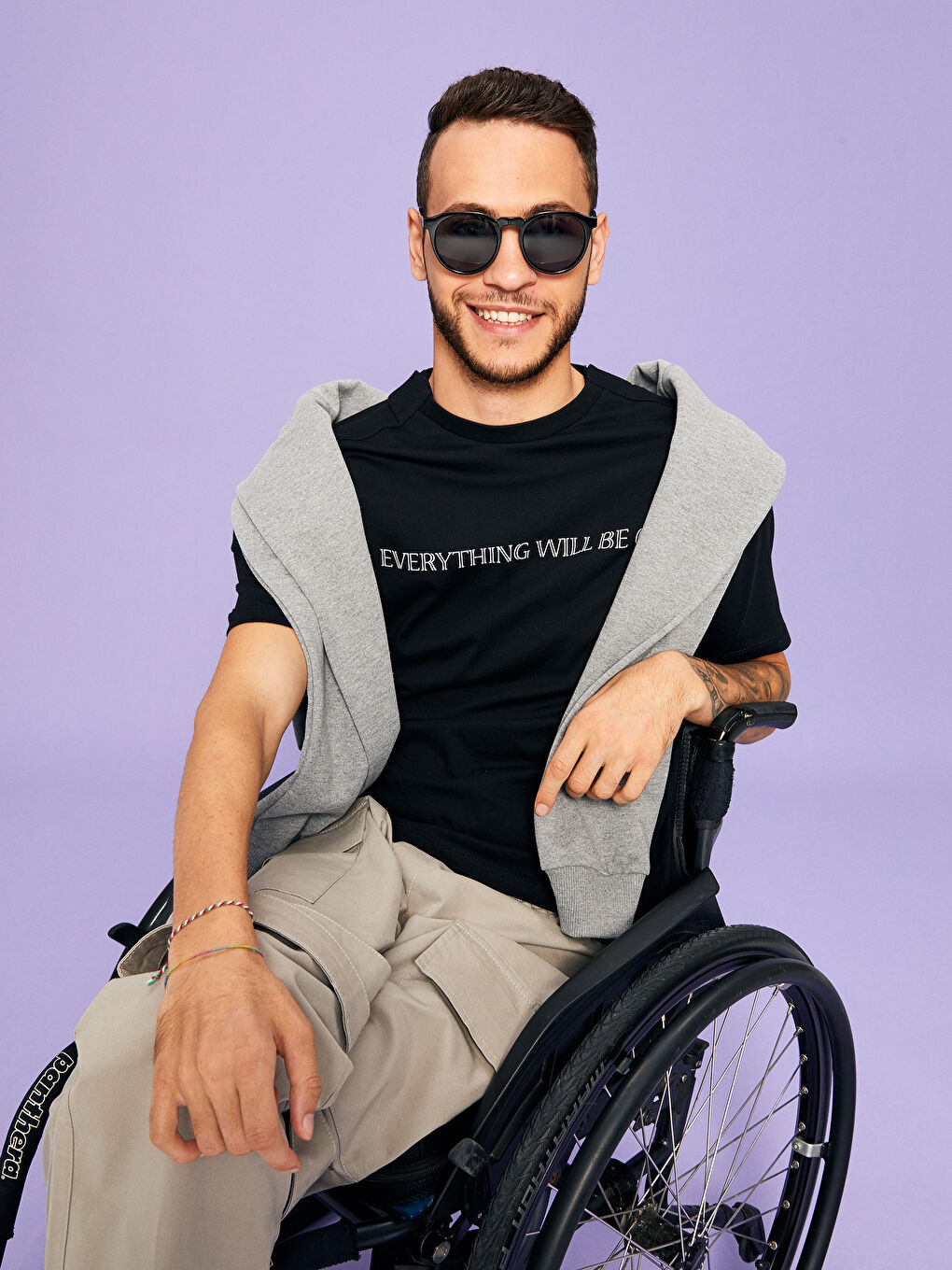 Siyah Bisiklet Yaka Kısa Kollu Baskılı Erkek Tişört