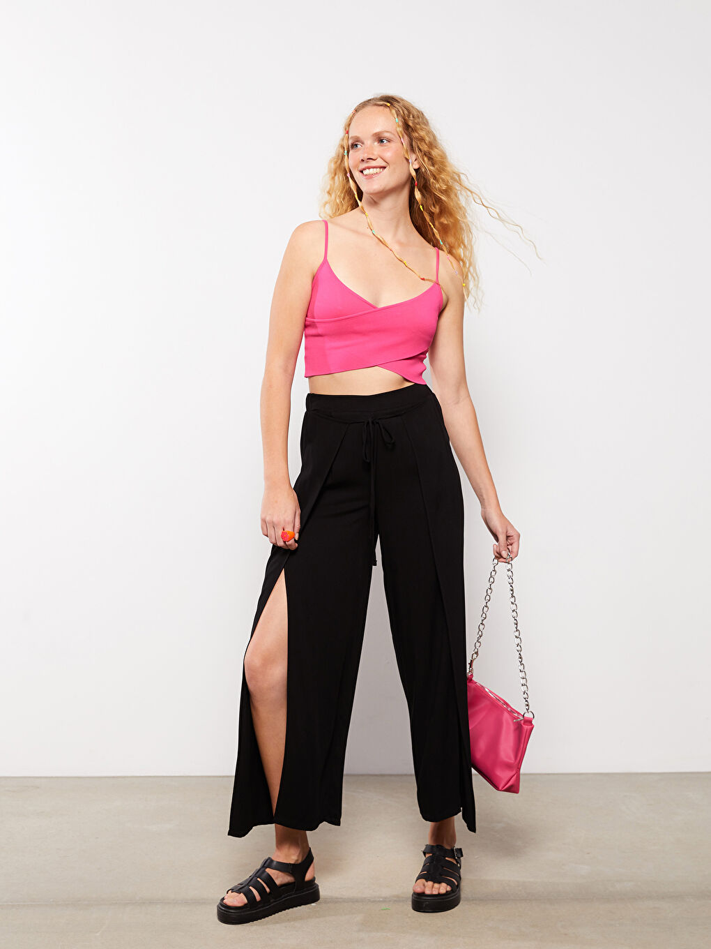 Siyah Beli Lastikli Rahat Kalıp Düz Viskon Kadın Pantolon