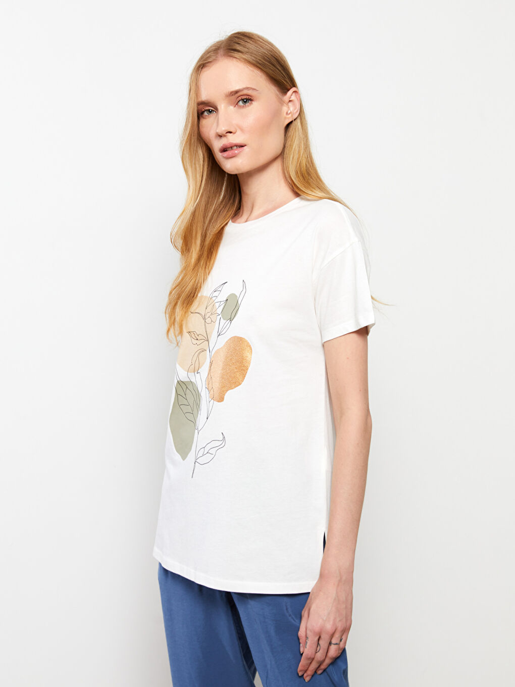 Ekru Bisiklet Yaka Baskılı Kısa Kollu Pamuklu Kadın Tişört