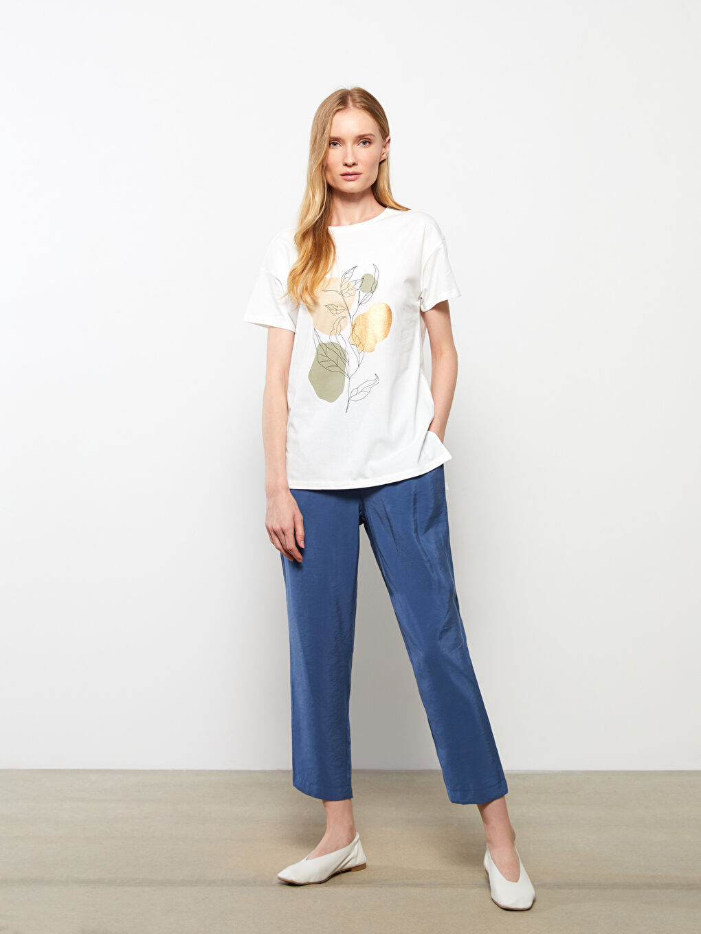 Ekru Bisiklet Yaka Baskılı Kısa Kollu Pamuklu Kadın Tişört-2