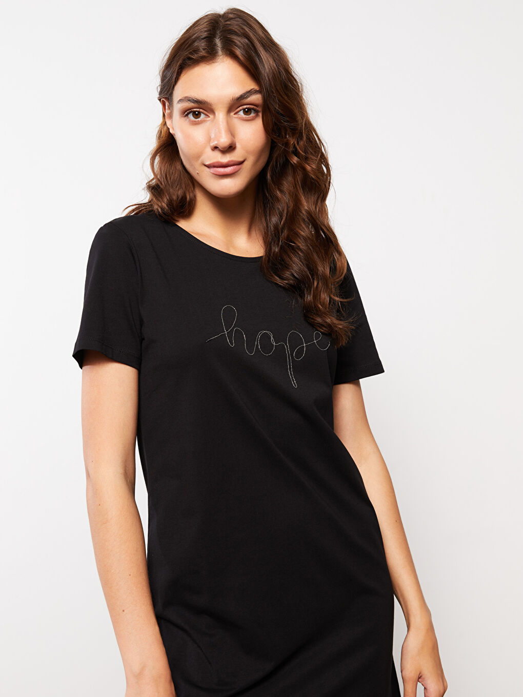 Haljina za Žene od Pamuka sa Okruglim Izrezom, Vezenim Detaljima i Kratkim Rukavima-1