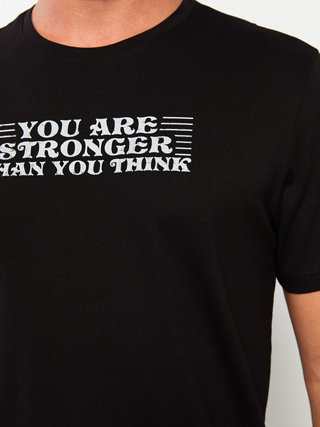 Siyah Bisiklet Yaka Baskılı Kısa Kollu Erkek Tişört-3