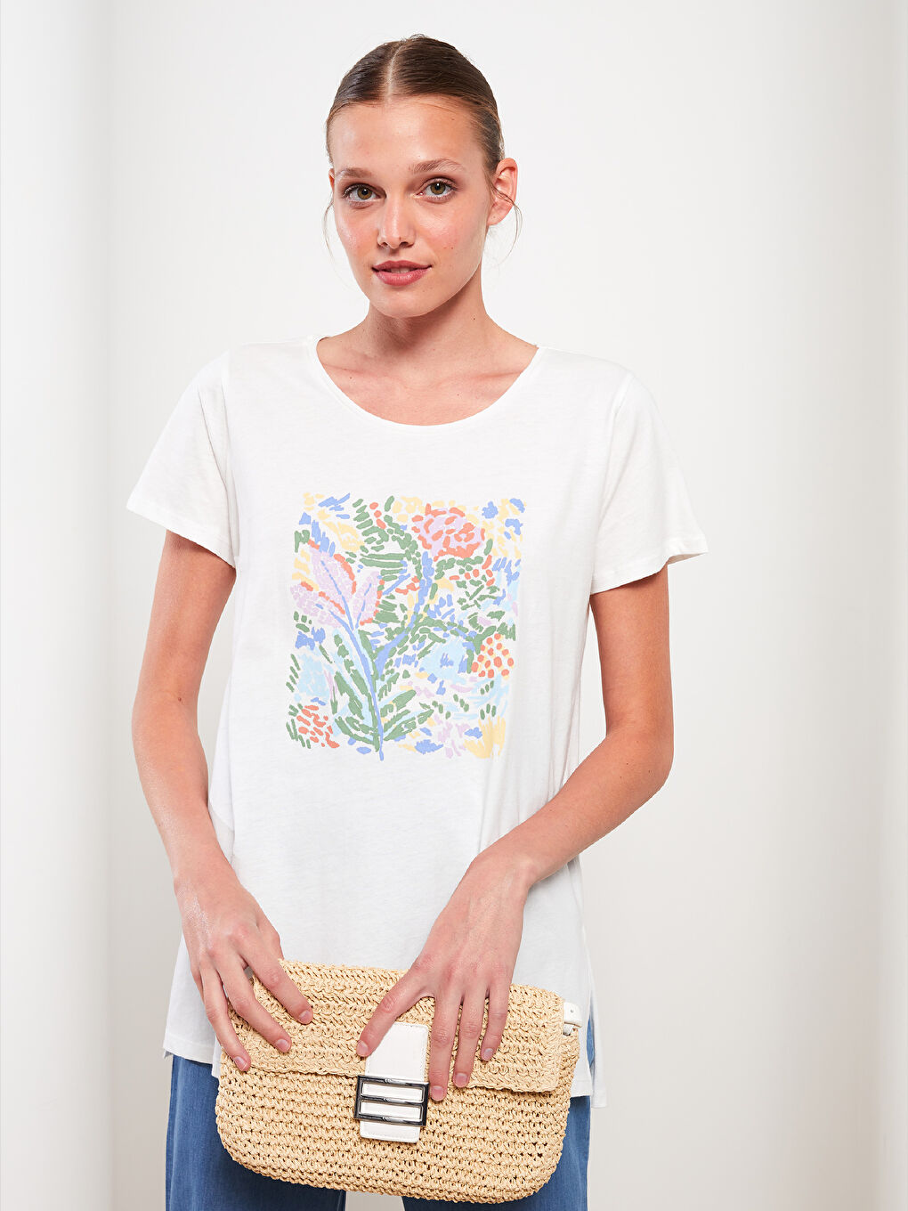 Ekru Bisiklet Yaka Baskılı Kısa Kollu Pamuklu Kadın Tişört-1