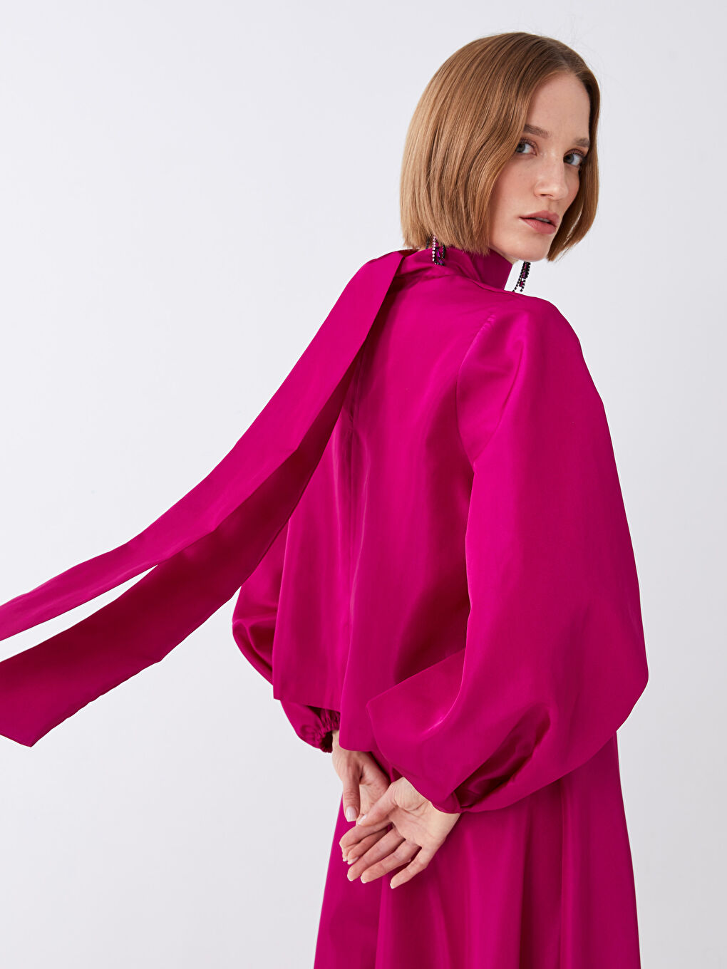 Fuşya Dik Yaka Düz Balon Kollu Kadın Abiye Bluz