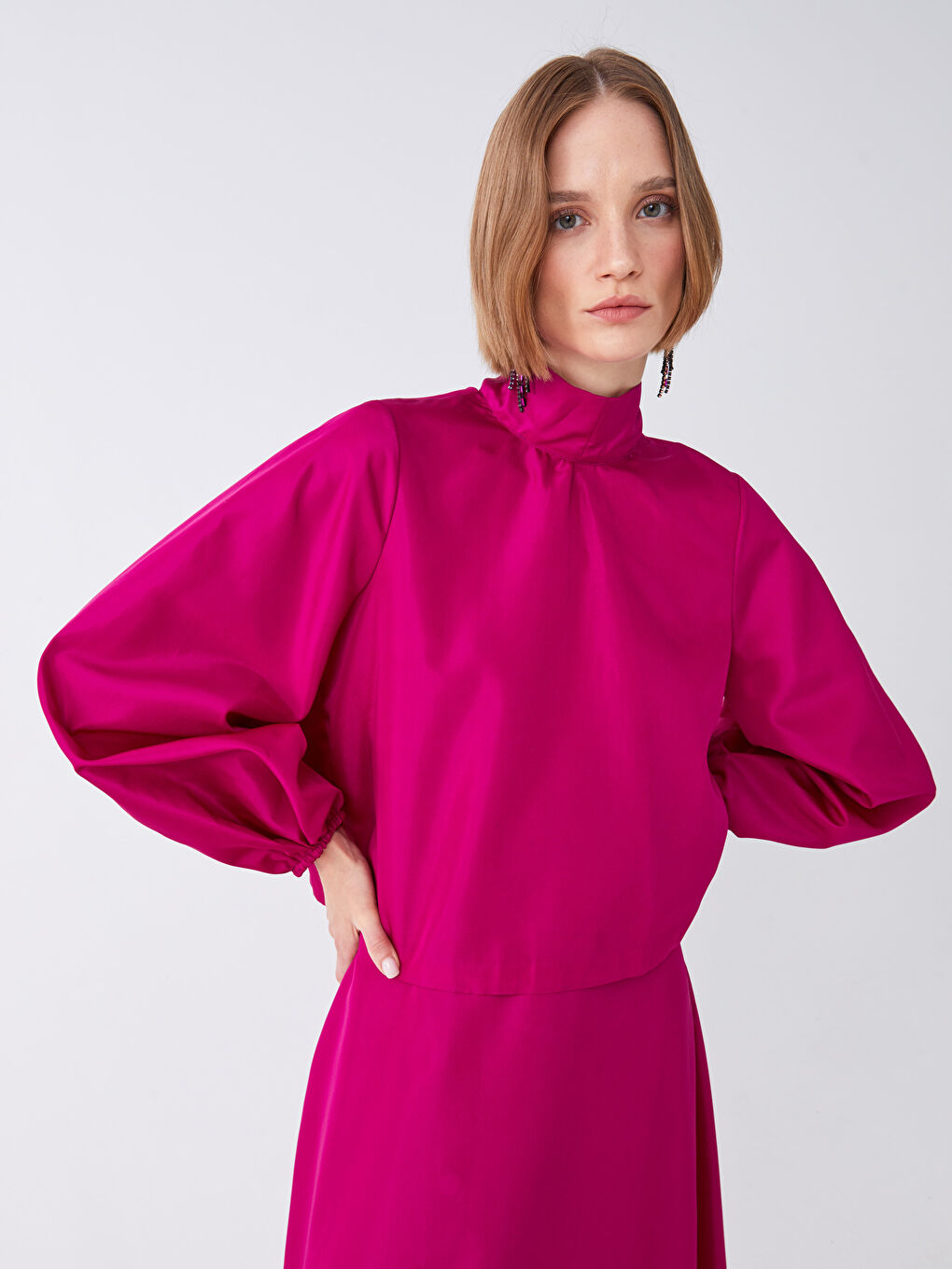 Fuşya Dik Yaka Düz Balon Kollu Kadın Abiye Bluz-3
